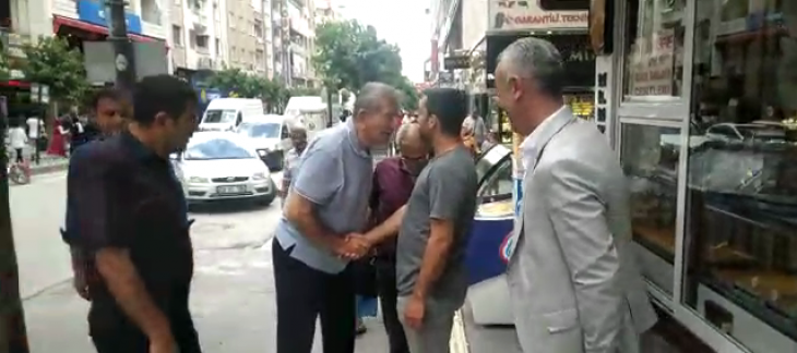 Ali Özcan, Gazi Caddesi'nde vatandaşları dinledi