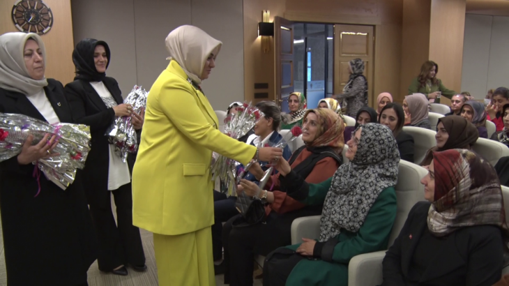 AK Parti Elazığ Kadın Kollarından genişletilmiş toplantı