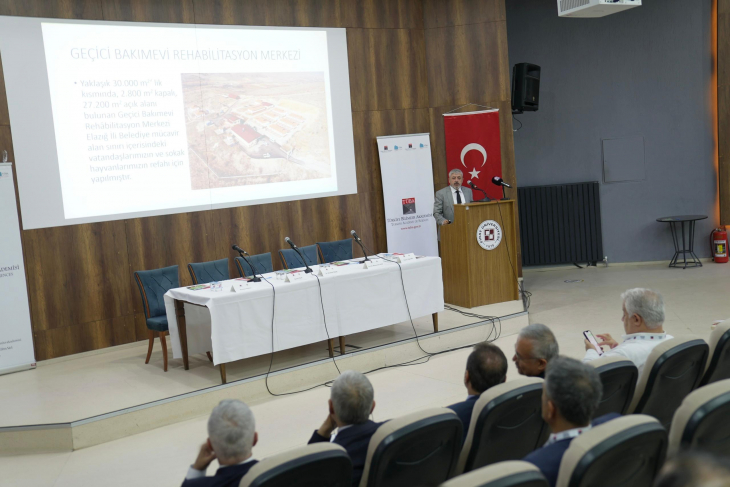 Elazığ Belediyesi'nin katkıları ile Tüba Elazığ'da sempozyum düzenledi