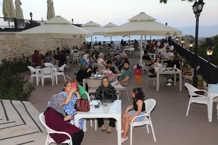 Elazığ Belediyesi Harput'ta kürsübaşı programı düzenledi