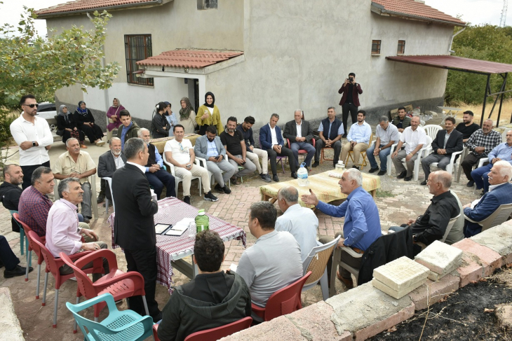 Keleş, Karşıyaka Mahallesi'nde vatandaşlarla bir araya geldi