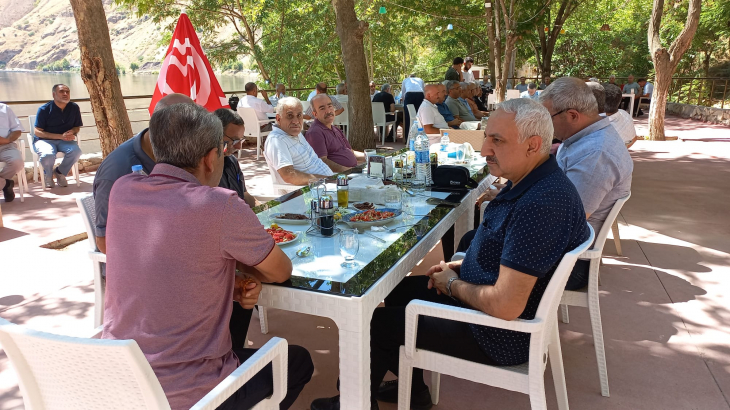 İmam Hatip Lisesi mezunları bir araya geldi